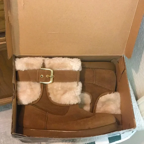 SALE! Camel Color Faux Fur-Lined Boots with Gold Buckle - Picture 5 of 5